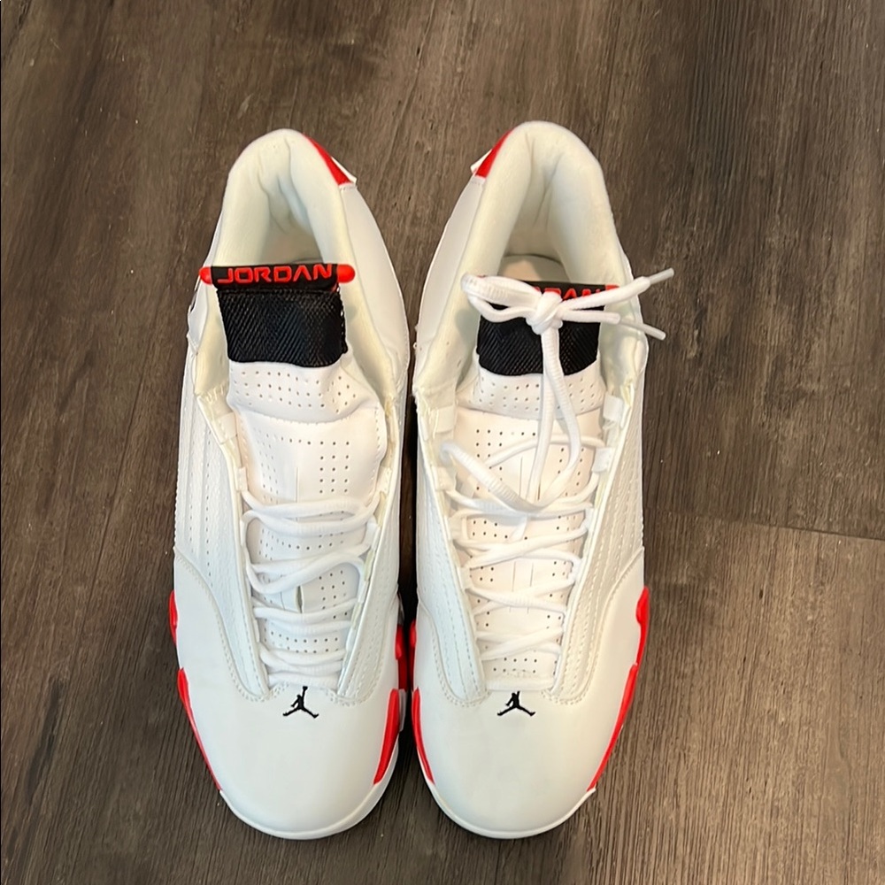 Jordan Sneakers in White and Red